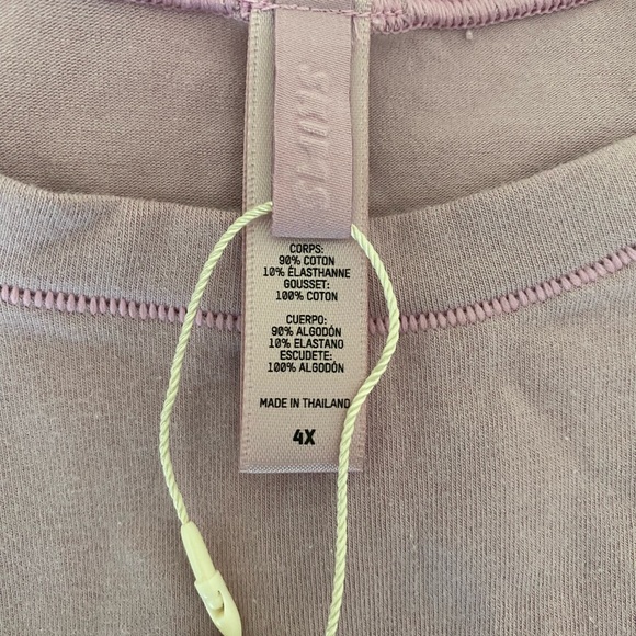 NWT SKIMS 4X Bodysuit - Picture 2 of 5